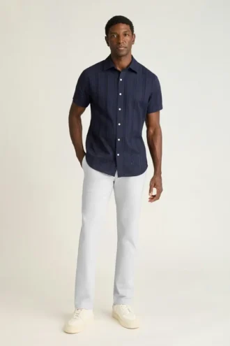 Adoptez un style décontracté avec le pantalon chino stretch pour homme 2.0 de Bonobos