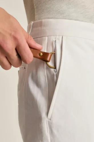 Adoptez un style décontracté avec le pantalon chino stretch pour homme 2.0 de Bonobos