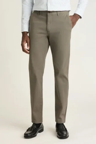 Adoptez un style décontracté avec le pantalon chino stretch pour homme 2.0 de Bonobos