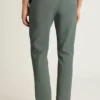 Adoptez un style décontracté avec le pantalon chino stretch pour homme 2.0 de Bonobos