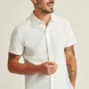 Affirmez votre style avec le Riviera Short Sleeve Shirt de Bonobos