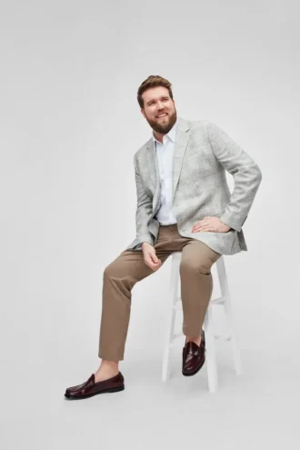 blazer en lin italien unconstructed disponible en grandes tailles 1 330x495 - Blazer en lin italien Unconstructed, disponible en grandes tailles