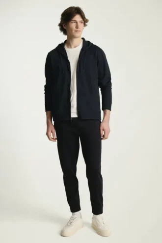 Découvrez le sweat à capuche Soho