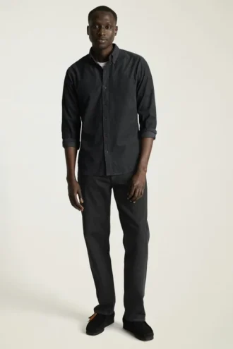 La chemise en velours côtelé extensible