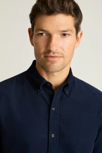 La chemise en velours côtelé extensible