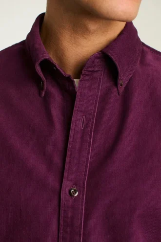 La chemise en velours côtelé extensible