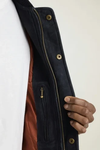 Le blouson aviateur en daim