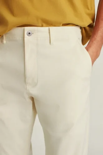 Le chino droit décontracté