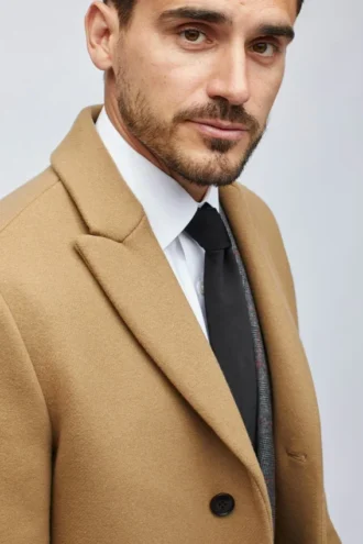 Le pardessus en laine italienne extensible