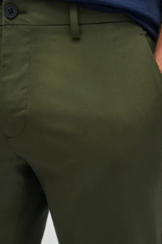 Pantalon chino technique – Évacue la transpiration, repousse les liquides, extensible