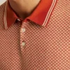 Polo à motif géométrique