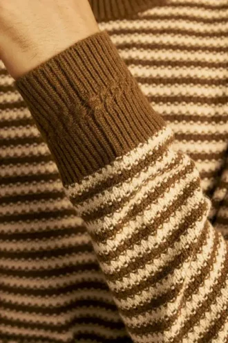 Pull à col rond à rayures et mailles moyennes