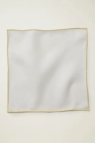 Rehaussez votre look avec la pochette en soie haut de gamme de Bonobos