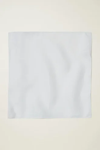 Rehaussez votre look avec la pochette en soie haut de gamme de Bonobos