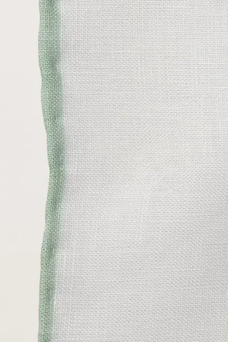 Rehaussez votre look avec la pochette en soie haut de gamme de Bonobos