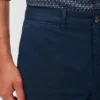 Short chino d&rsquo;été léger et extensible