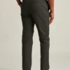 Stretch Washed Chino : coupe ajustée et Slim Fit