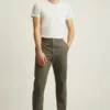 Stretch Washed Chino : coupe ajustée et Slim Fit