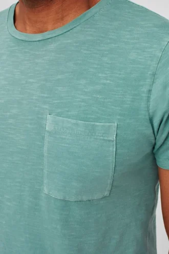 T-shirt teint en pièce