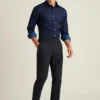 Une chemise pour le bureau et le dîner – Chemise boutonnée à porter par-dessus le pantalon