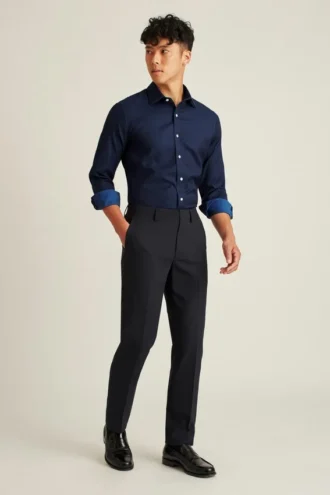Une chemise pour le bureau et le dîner – Chemise boutonnée à porter par-dessus le pantalon