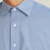 Une chemise pour le bureau et le dîner – Chemise boutonnée à porter par-dessus le pantalon