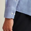 Une chemise pour le bureau et le dîner – Chemise boutonnée à porter par-dessus le pantalon