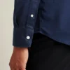 Une chemise pour le bureau et le dîner – Chemise boutonnée à porter par-dessus le pantalon