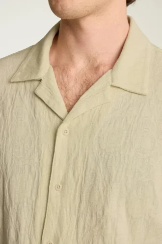 Vêtements de villégiature et chemises pour hommes | Styles jacquard et décontractés